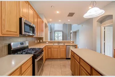 9106 Sunlight Oak Lane, Houston, TX 77070 - Photo 10