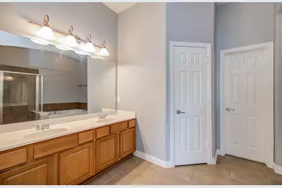 9106 Sunlight Oak Lane, Houston, TX 77070 - Photo 18
