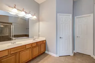 9106 Sunlight Oak Ln, Houston, TX 77070 - Photo 18