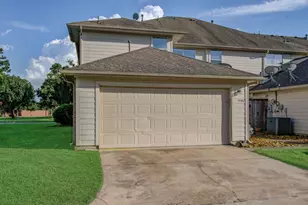 9106 Sunlight Oak Ln, Houston, TX 77070 - Photo 28