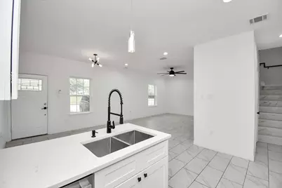 9003 Prairie View Drive #B, Houston, TX 77088 - Photo 12