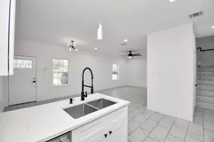 9003 Prairie View Dr, Houston, TX 77088 - Photo 12
