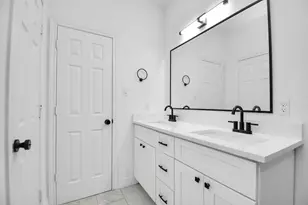 9003 Prairie View Dr, Houston, TX 77088 - Photo 14