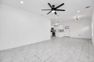9003 Prairie View Dr, Houston, TX 77088 - Photo 8
