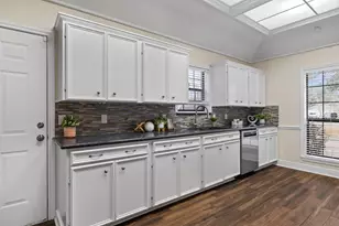 1400 Oak Hollow Dr, Dickinson, TX 77539 - Photo 12