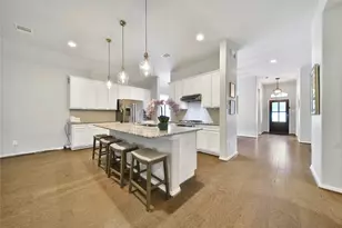 911 River Crossing Dr, Conroe, TX 77384 - Photo 10