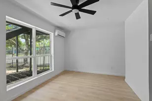 6840 Fairway Dr, Houston, TX 77087 - Photo 14