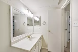 5917 Fairdale Ln, Houston, TX 77057 - Photo 8