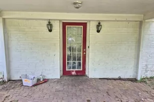 916 Brook Forest Dr, Conroe, TX 77385 - Photo 2