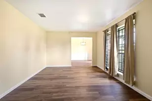 4910 Teton St, Houston, TX 77033 - Photo 16