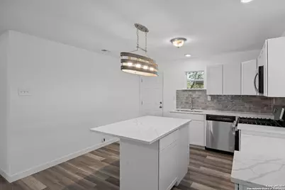 512 Vickers Avenue, San Antonio, TX 78211 - Photo 8