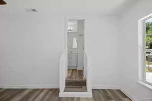 512 Vickers Ave, San Antonio, TX 78211 - Photo 16