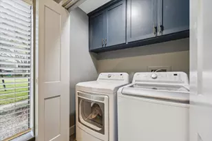 727 Bunker Hill Rd, Houston, TX 77024 - Photo 8