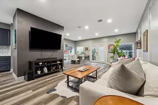 727 Bunker Hill Rd, Houston, TX 77024 - Photo 4