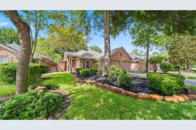 58 W Sienna Place, The Woodlands, TX 77382 - Photo 4
