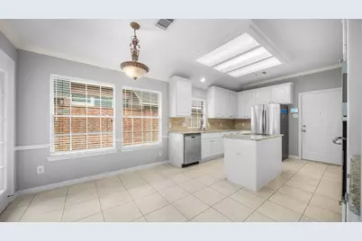 58 W Sienna Place, The Woodlands, TX 77382 - Photo 6