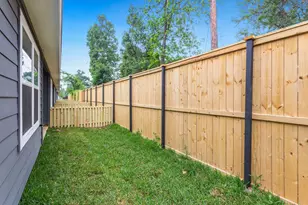 10317 Lake Road Rd, Houston, TX 77070 - Photo 2