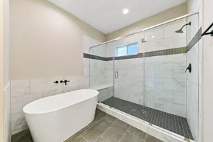 5214 Pinemont Creek Ln, Houston, TX 77018 - Photo 22