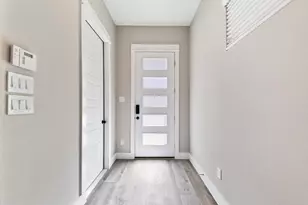 5214 Pinemont Creek Ln, Houston, TX 77018 - Photo 2