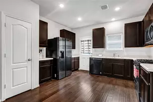 9830 Yanet Grove Ln, Houston, TX 77044 - Photo 10