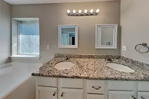 9331 Charter Pine St, Houston, TX 77070 - Photo 10