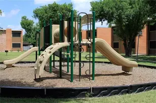 411 Lozano St, Cameron, TX 78550 - Photo 8