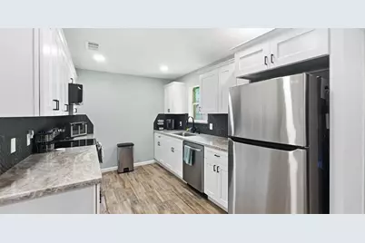 5815 Scenic Drive, Beaumont, TX 77713 - Photo 8
