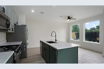 1313 Knight Sret Street #2, Houston, TX 77022 - Photo 4