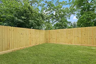 1313 Knight Sret St, Houston, TX 77022 - Photo 14
