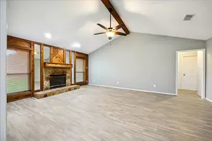1407 Quail Hollow, Sealy, TX 77474 - Photo 4