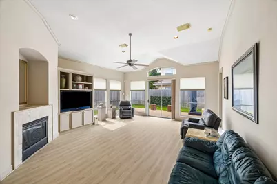 316 Harborside Circle, League City, TX 77565 - Photo 10