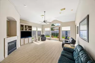 316 Harborside Cir, League City, TX 77565 - Photo 10