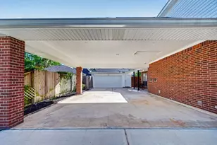 3910 S Beechwood Ct, Houston, TX 77059 - Photo 6