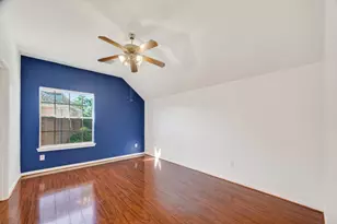 3910 S Beechwood Ct, Houston, TX 77059 - Photo 44