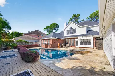 3910 S Beechwood Court, Houston, TX 77059 - Photo 10