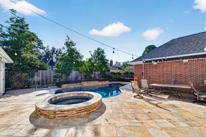 3910 S Beechwood Court, Houston, TX 77059 - Photo 8