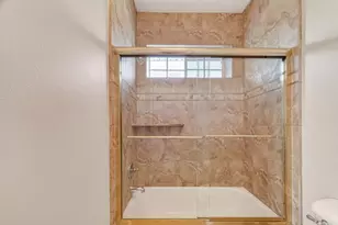 3910 S Beechwood Ct, Houston, TX 77059 - Photo 22