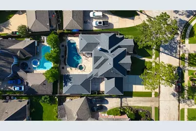 3910 S Beechwood Court, Houston, TX 77059 - Photo 4