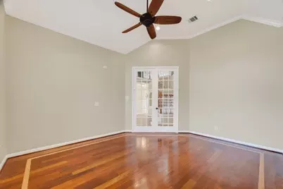 3910 S Beechwood Court, Houston, TX 77059 - Photo 32