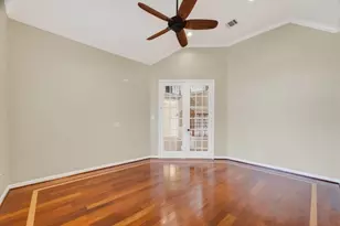 3910 S Beechwood Ct, Houston, TX 77059 - Photo 32