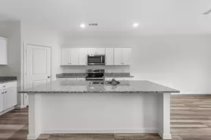 3118 Tanzanite Chase Dr, Angleton, TX 77515 - Photo 4