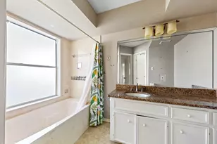 1829 Bering Dr, Houston, TX 77057 - Photo 14