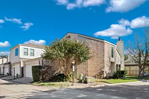 1829 Bering Dr, Houston, TX 77057 - Photo 2