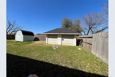 233 E Vaughn Lane, Deer Park, TX 77536 - Photo 2