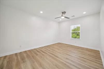 901 E 37th Street, Houston, TX 77022 - Photo 14