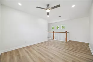901 E 37th St, Houston, TX 77022 - Photo 12