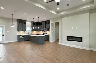 925 Buffalo Trail, Angleton, TX 77515 - Photo 4