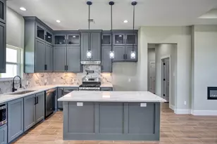 925 Buffalo Trail, Angleton, TX 77515 - Photo 18