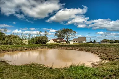 925 Buffalo Trail, Angleton, TX 77515 - Photo 8