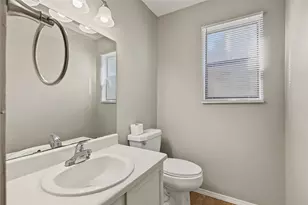 2521 Crosstimbers St, Huntsville, TX 77320 - Photo 6